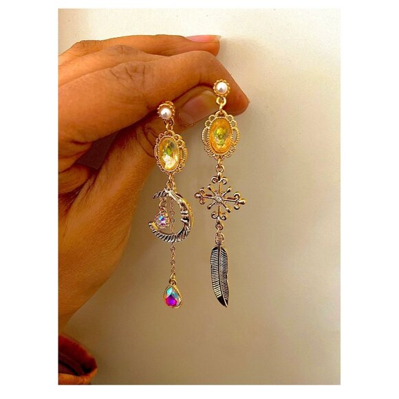 Long Aurora borealis earrings gold iridescent mismatched big irregular earrings - Picture 1 of 7